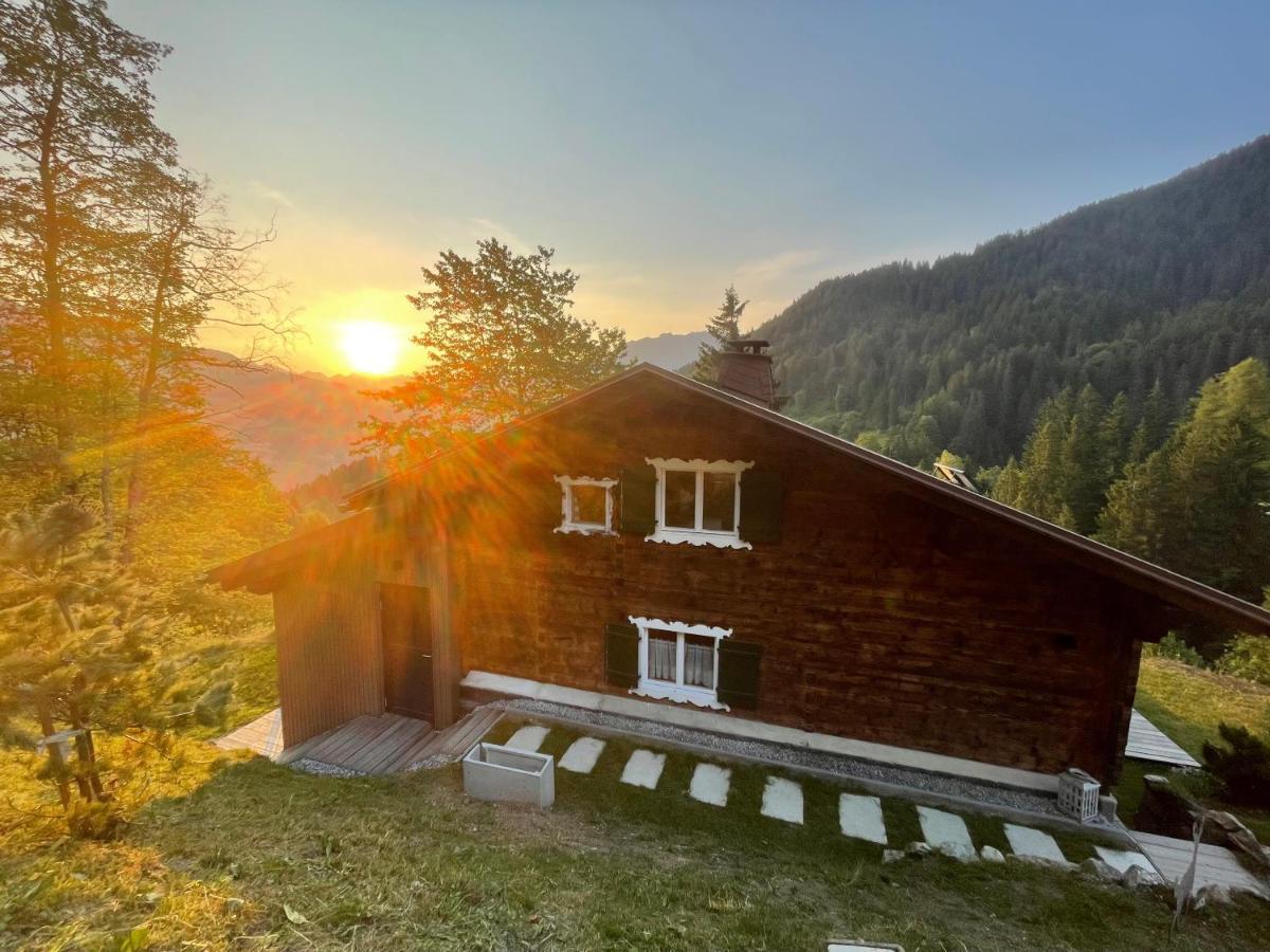 Alpenchalet Piz Huesli ทชากูนส์ ภายนอก รูปภาพ