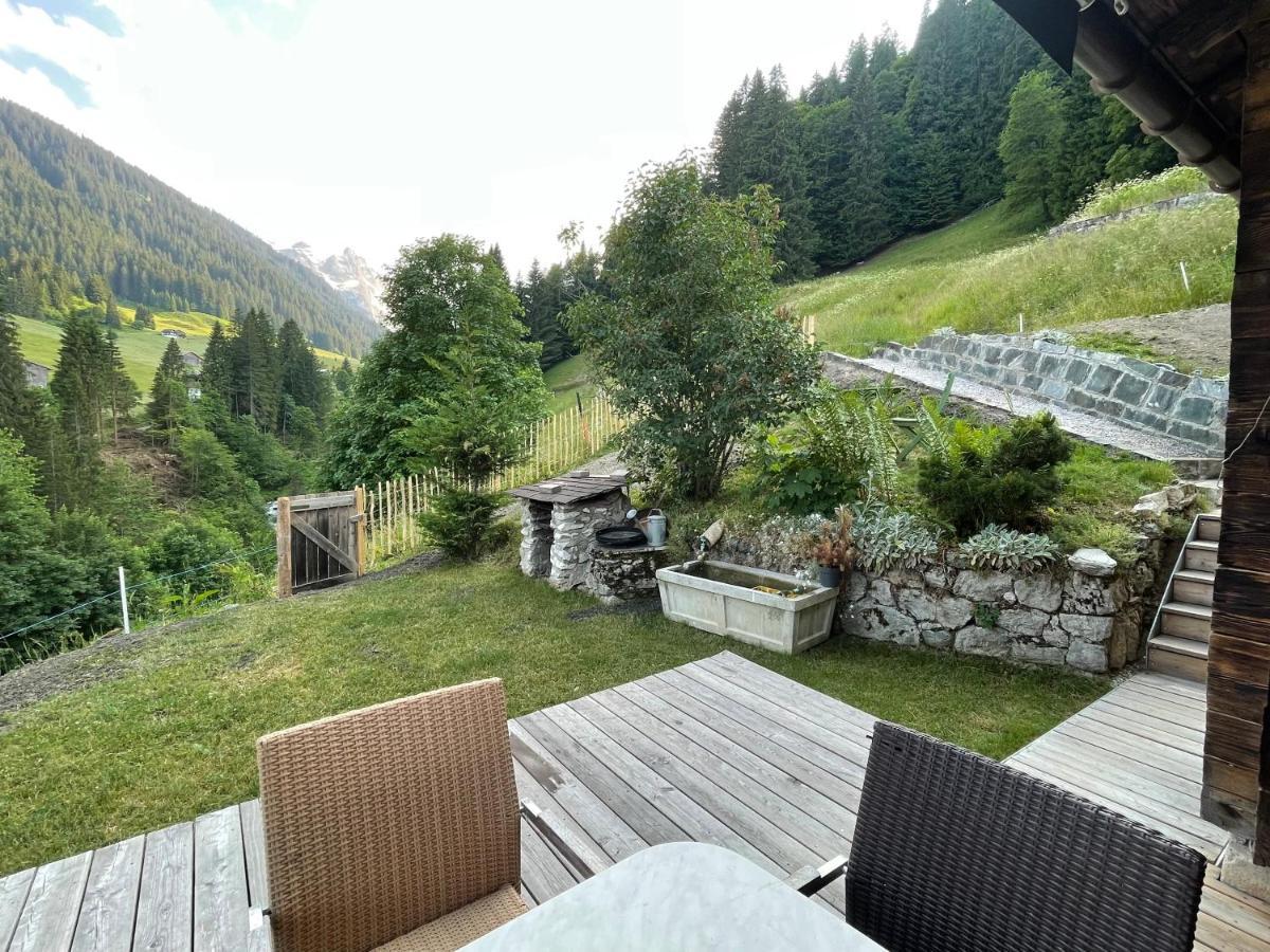 Alpenchalet Piz Huesli ทชากูนส์ ภายนอก รูปภาพ