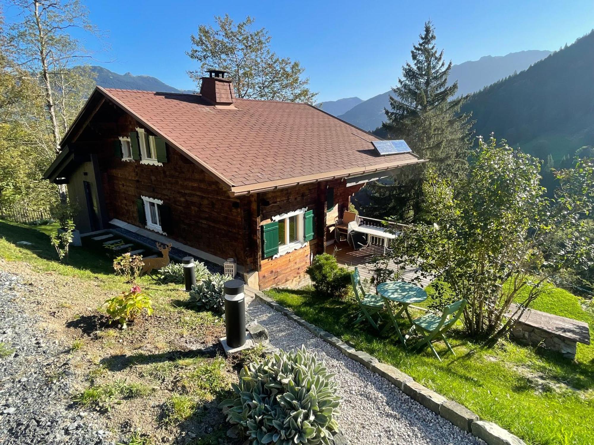 Alpenchalet Piz Huesli ทชากูนส์ ภายนอก รูปภาพ