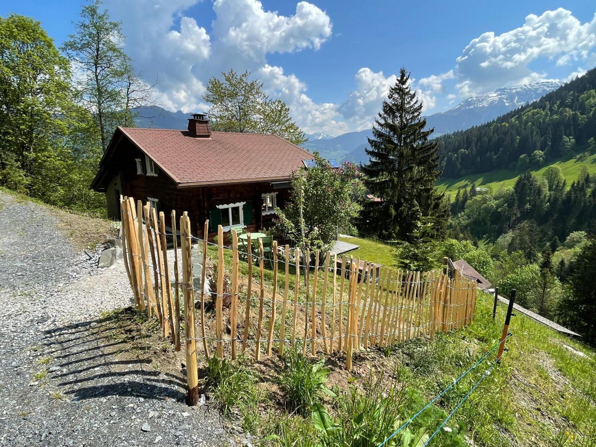 Alpenchalet Piz Huesli ทชากูนส์ ภายนอก รูปภาพ